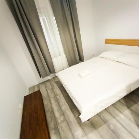 Ferienwohnung Preciziei Retreat Ap With Parking And Self Check In Bukarest Exterior foto